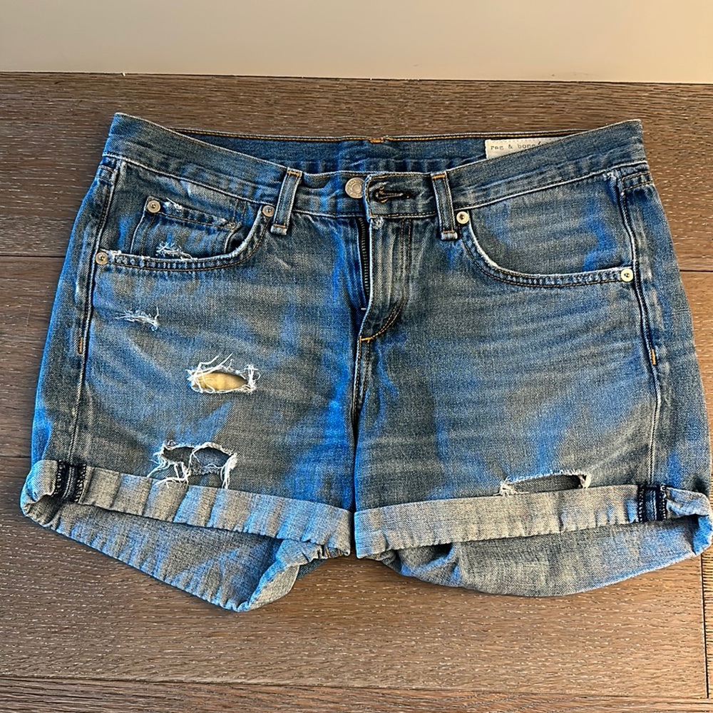 Rag & Bone distressed cuffed Jean shorts women’s 26 zip close beach casual